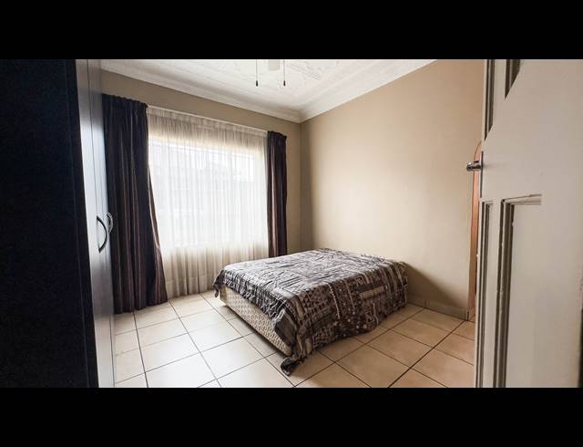 5 BEDROOM HOUSE FOR SALE IN ALBERTON NORTH